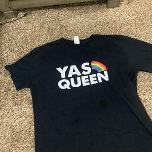 Black tshirt - YAS QUEEN 🌈